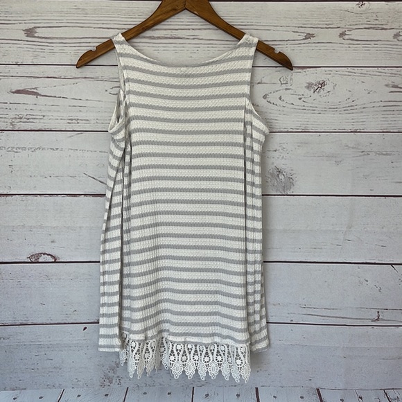 WALLFLOWER Grey White Stripe Cold Shoulder Top Size Small - Picture 5 of 10